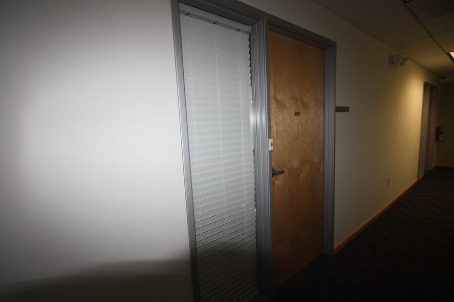 More Photos Of 19034-19042 Soledad Canyon Rd, Santa Clarita Medical For Lease