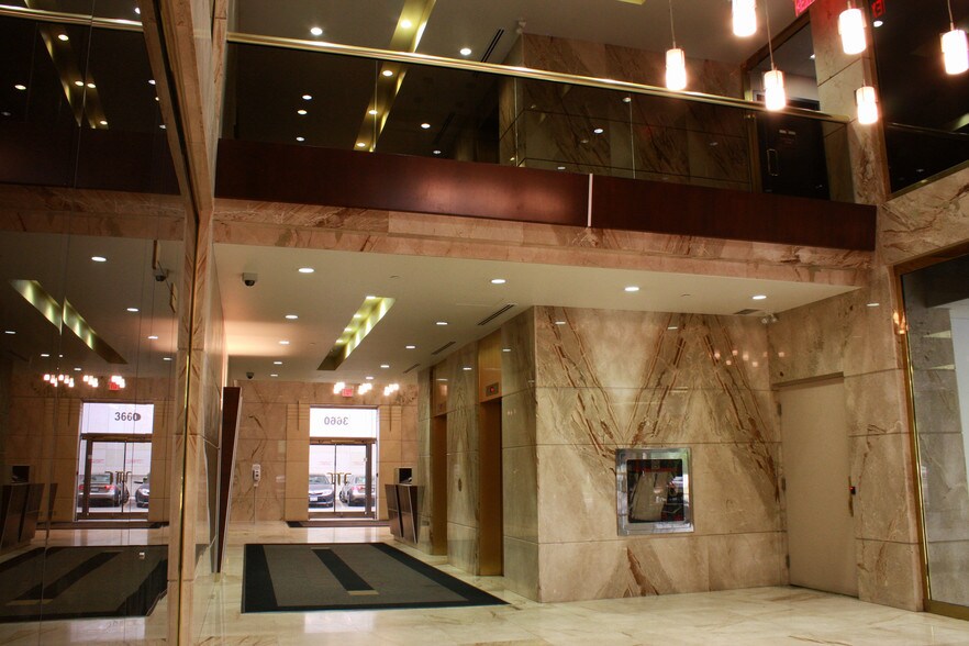 More Photos Of 3660 Hurontario St, Mississauga Office For Lease