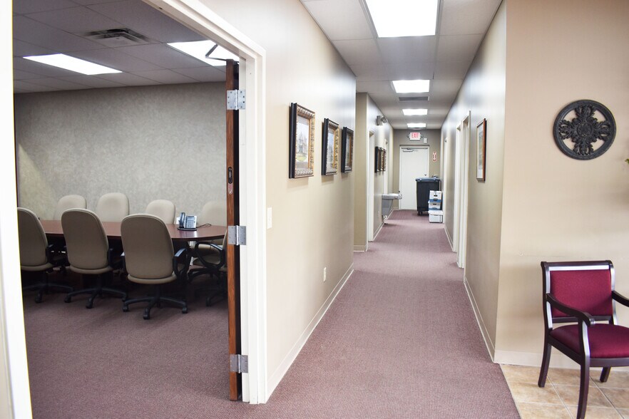 More Photos Of 1900 Southerland Dr, Nashville Warehouse For Sale