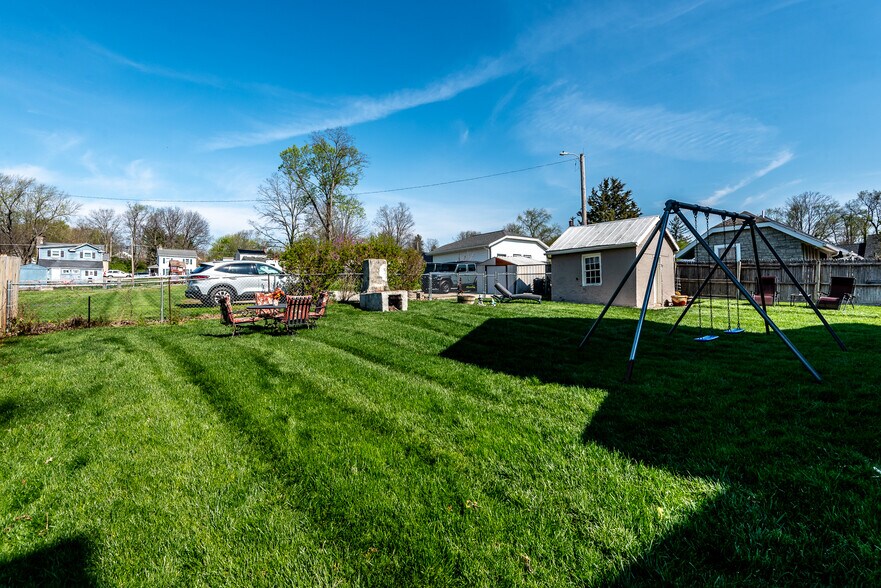 More Photos Of 129 N Main St, Waynesville Specialty For Sale