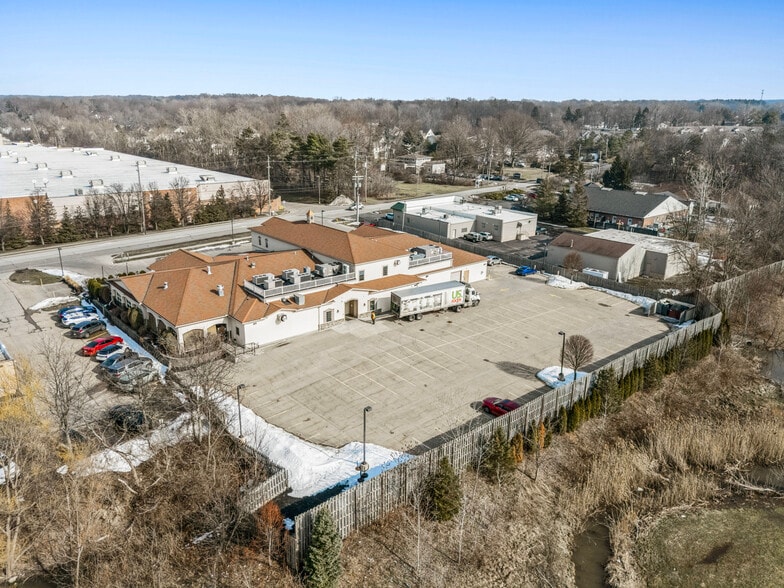 More Photos Of 9620 Old Johnnycake Ridge Rd, Mentor Restaurant For Lease