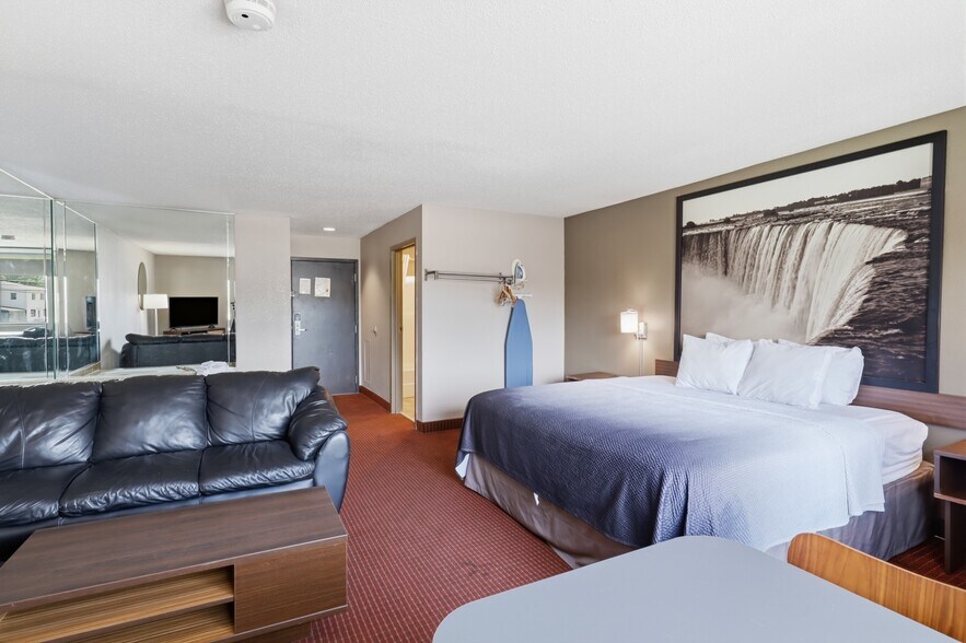 More Photos Of 7680 Niagara Falls Blvd, Niagara Falls Hotel For Sale