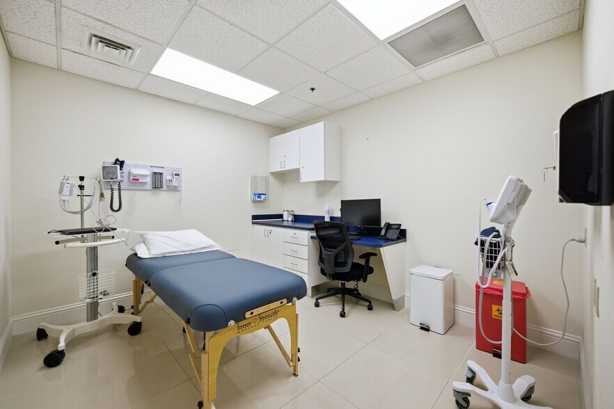 More Photos Of 433 SW 10th St, Ocala Medical For Sale