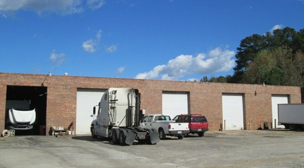 More Photos Of 2970 Angellette Dr, Austell Warehouse For Lease