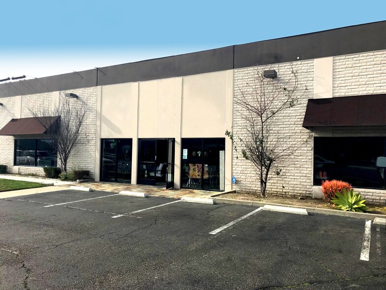 More Photos Of 11065 Condor Ave, Fountain Valley Warehouse For Lease