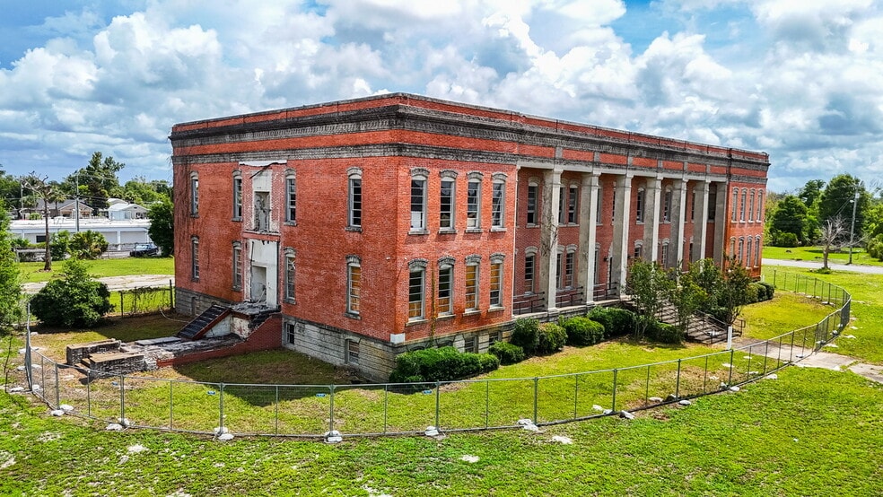 More Photos Of 101 E 7th St, Panama City Schools For Sale