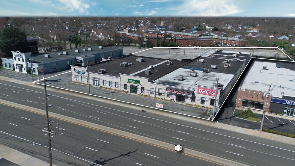 More Photos Of 120-130 Broadhollow Rd, Farmingdale Storefront For Sale