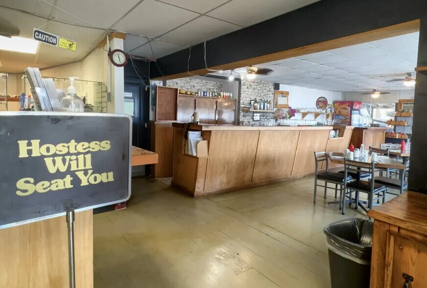 More Photos Of 6 Water st, Tehkummah Restaurant For Sale