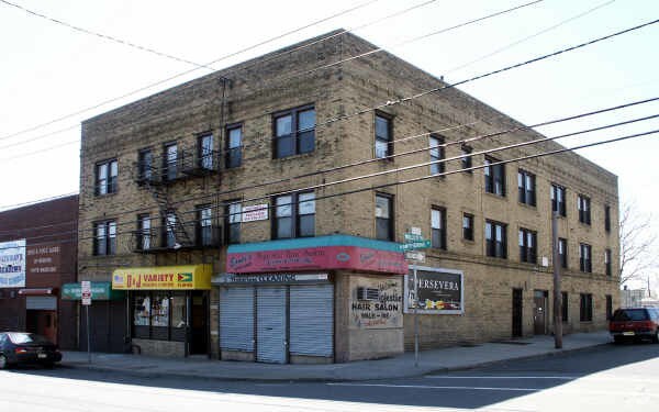 More Photos Of 402-404 Hawthorne Ave, Newark Storefront Retail Residential For Lease