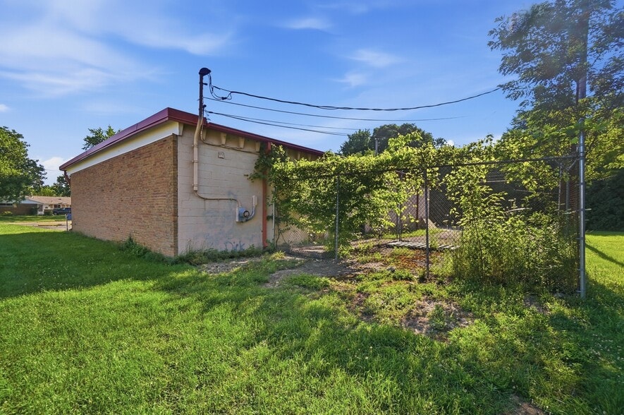 More Photos Of 4782 Fishburg Rd, Dayton Freestanding For Sale