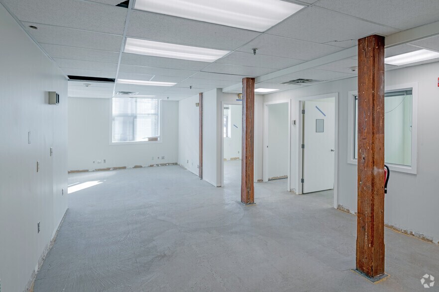 More Photos Of 45 Willard Ave, Providence Medical For Sale