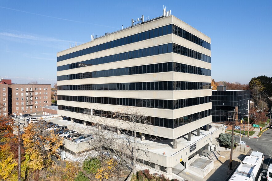 More Photos Of 2125 Center Ave, Fort Lee Office For Lease