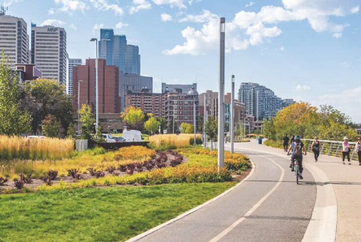 More Photos Of 417 Riverfront Av SE, Calgary Restaurant For Lease