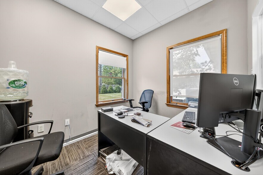More Photos Of 11 Abrams Rd, Central Valley Office For Sale