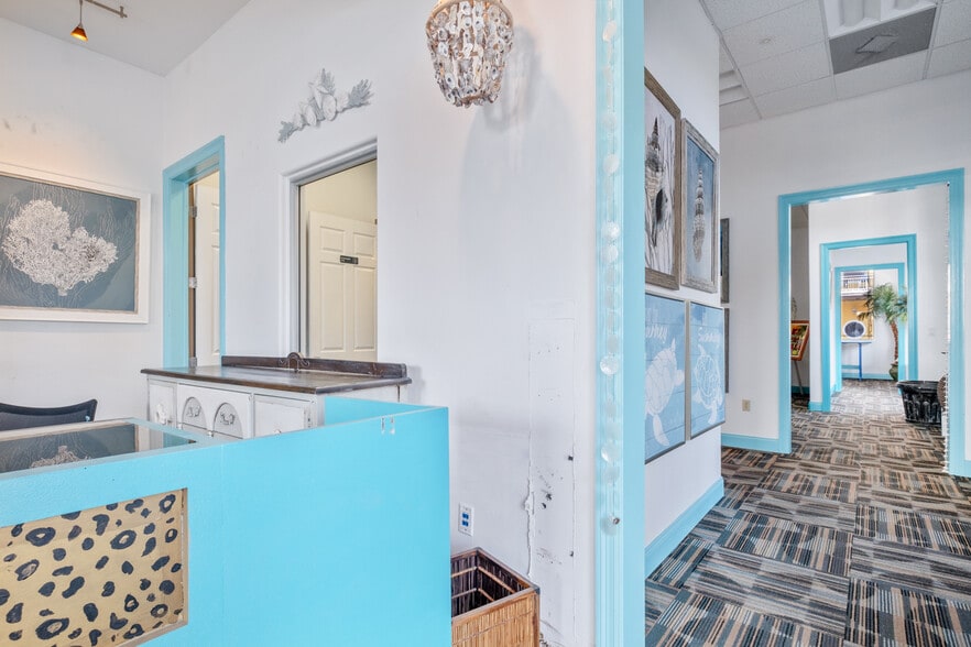 More Photos Of 503A Harbor Blvd, Destin Flex For Lease