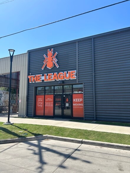 More Photos Of 1110 Hutchins St, Houston Storefront For Lease