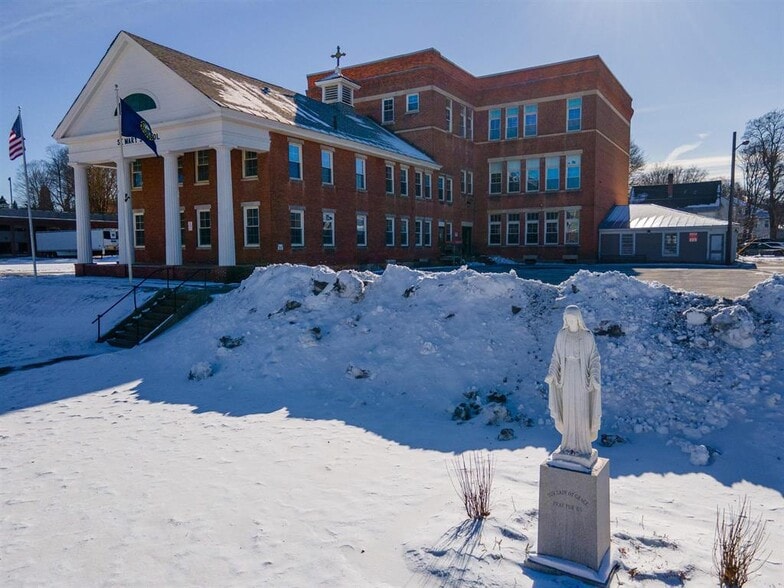 More Photos Of 16 Central st, Claremont Specialty For Sale