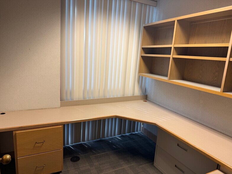 More Photos Of 2700 NW 43rd St, Gainesville Office For Lease