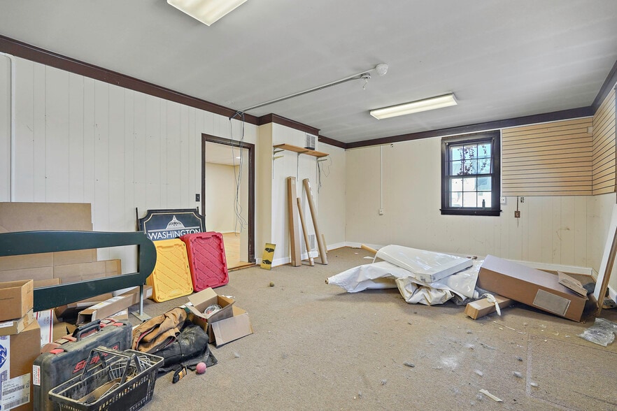 More Photos Of 43 E Colonial Hwy, Hamilton Restaurant For Sale