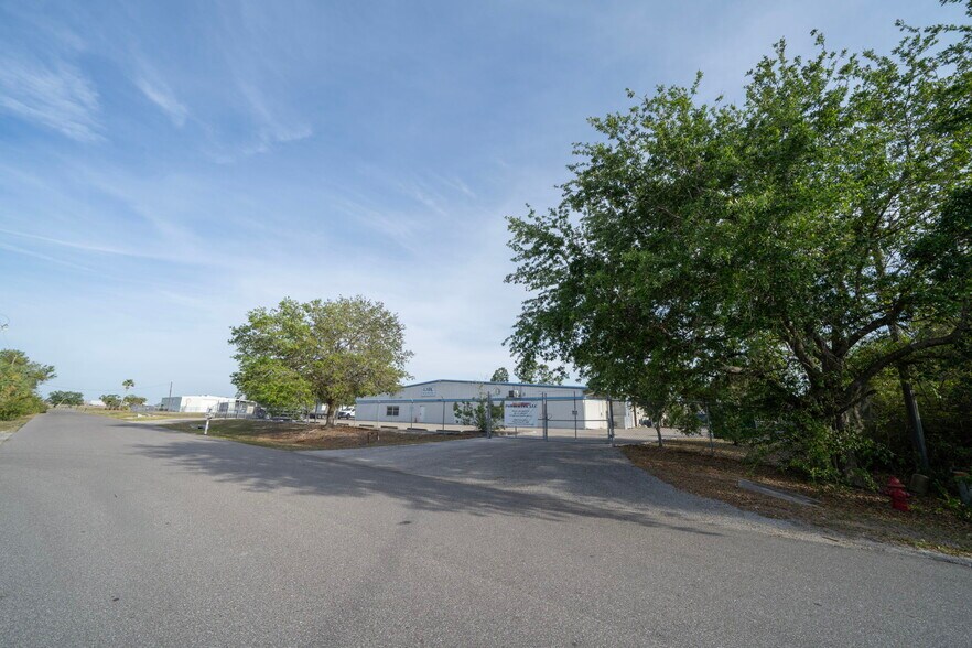 More Photos Of 25451 Fortran Dr, Punta Gorda Warehouse For Sale