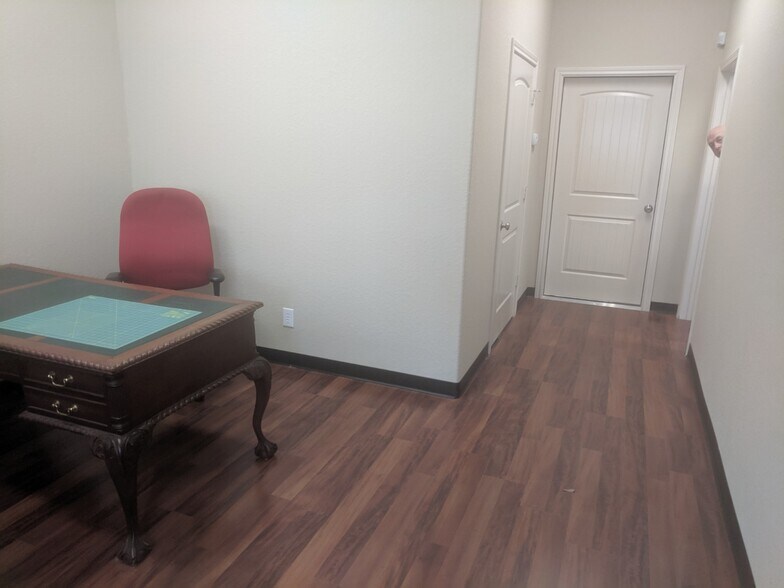 More Photos Of 1821 Dickinson Ave, Dickinson Warehouse For Lease