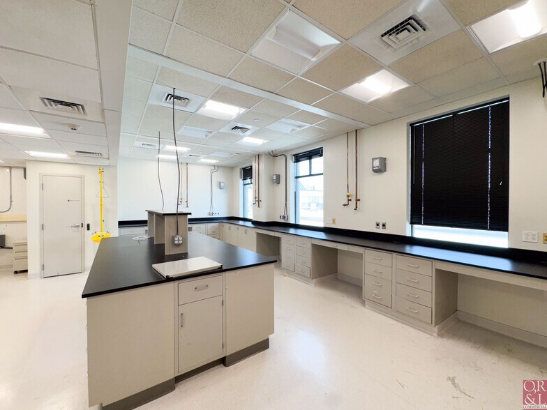 More Photos Of 35 NE Industrial Rd, Branford Research And Development For Lease