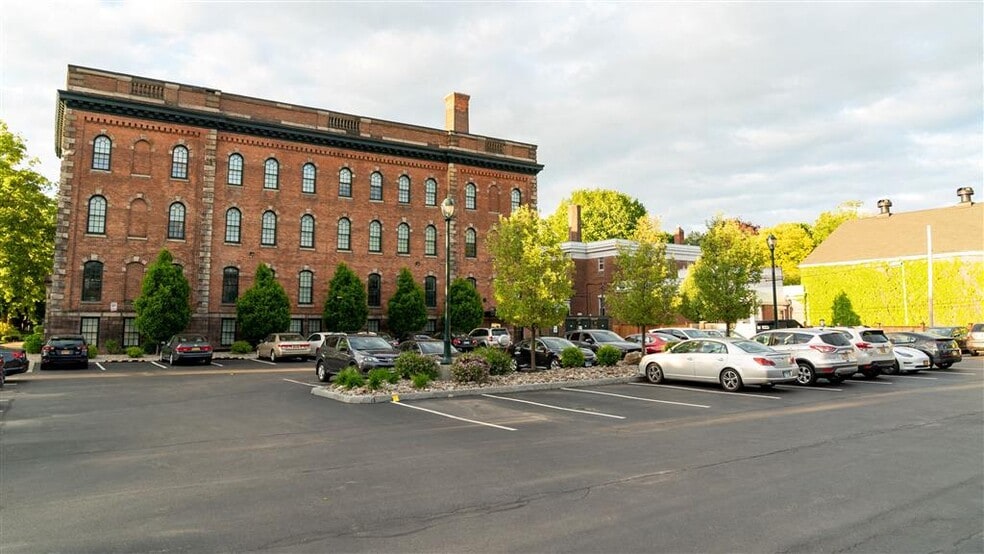 More Photos Of 300 Alexander St, Rochester Apartments For Sale