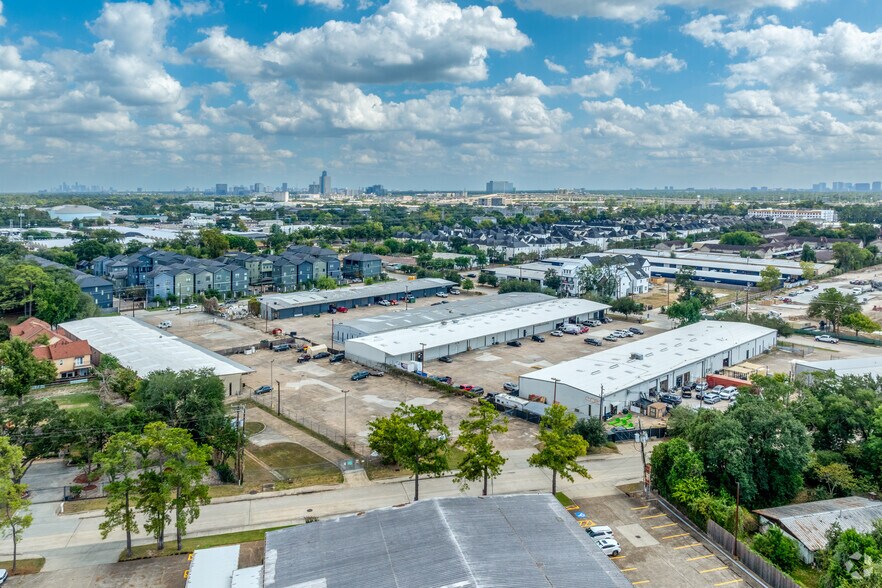 Primary Photo Of 1818 Sherwood Forest St, Houston Warehouse For Lease