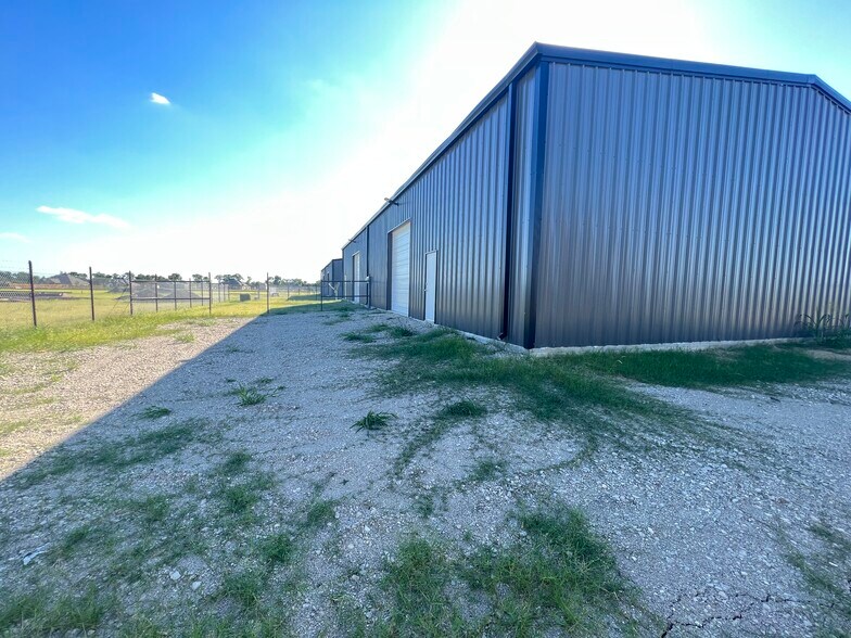 More Photos Of 1041 Technology Way, Waxahachie Industrial For Sale