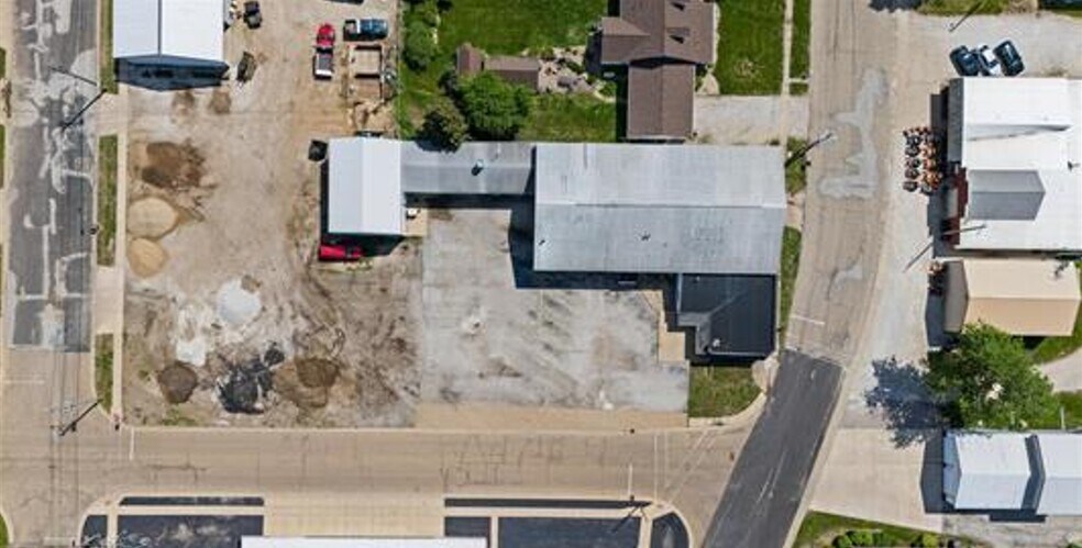 More Photos Of 316 E Main St, Princeville Auto Repair For Sale