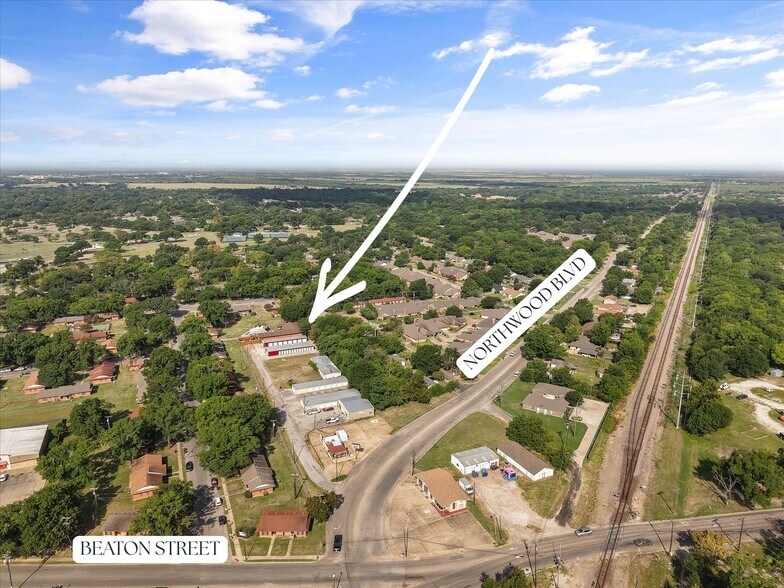 More Photos Of 124 Brooks ave, Corsicana Industrial For Sale