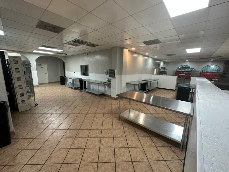 More Photos Of 7820 Fulton St, Houston Restaurant For Lease