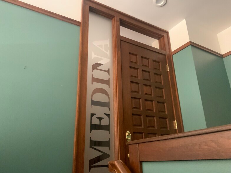 More Photos Of 211 S Court St, Medina Storefront Retail Office For Lease