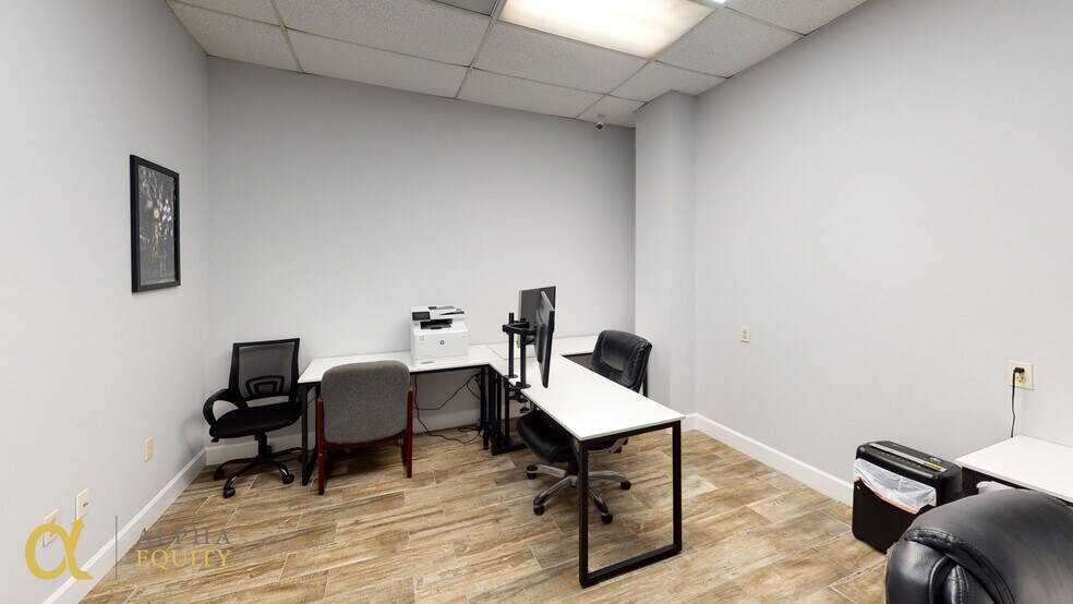 More Photos Of 109-115 Commerce St, Lake Mary Unknown For Lease