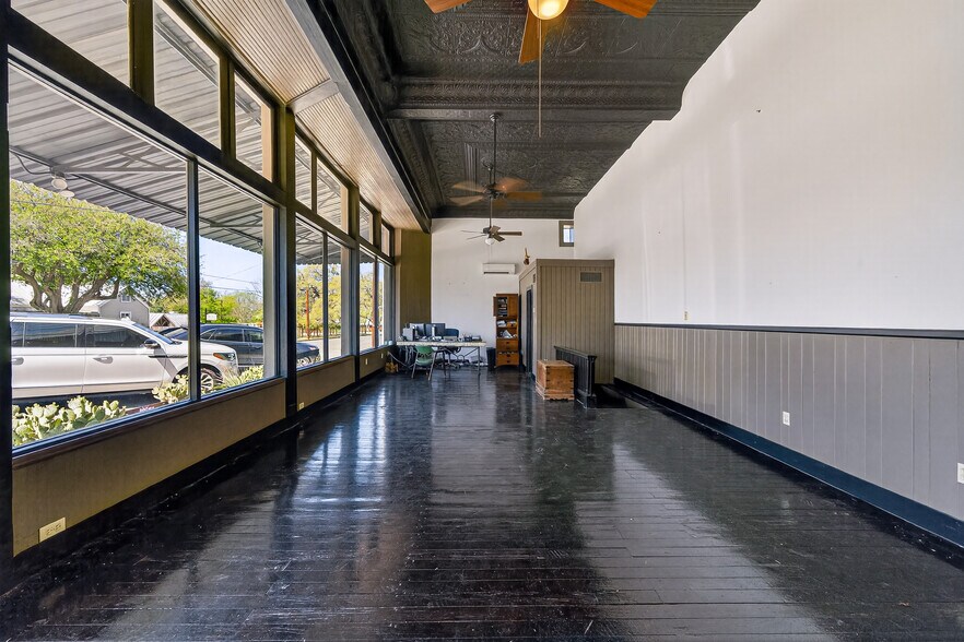 More Photos Of 614 High St, Comfort Storefront Retail Residential For Sale