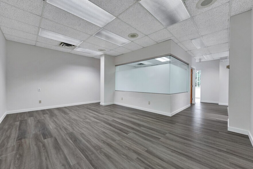 More Photos Of 11861 88 Av, Delta Office For Lease