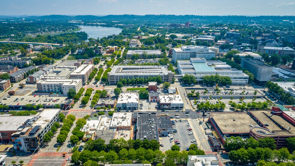 More Photos Of 420 Broad St, Chattanooga Storefront For Lease