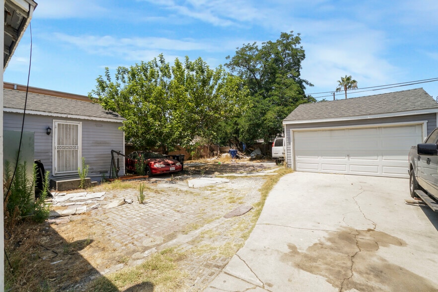 More Photos Of 6833 Simpson Ave, North Hollywood Land For Sale