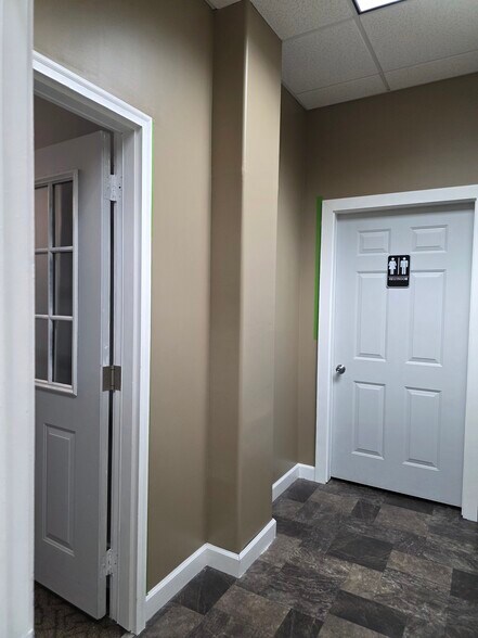 More Photos Of 205 Main St S, Minot Storefront Retail Office For Lease