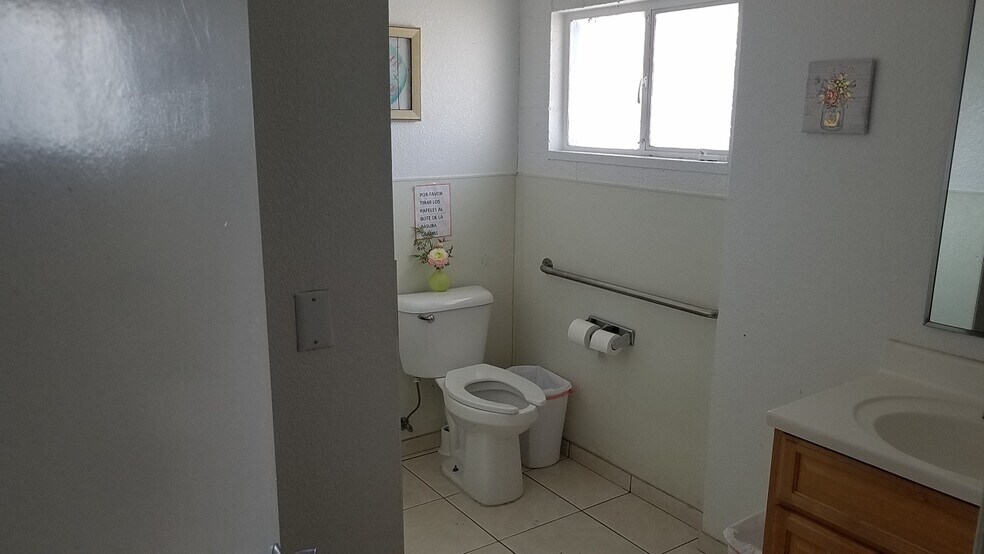 More Photos Of 1380 E Sahara Ave, Las Vegas Medical For Sale