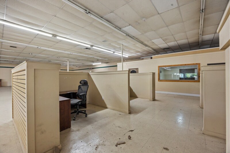 More Photos Of 1660 Junction Hwy, Kerrville Distribution For Lease