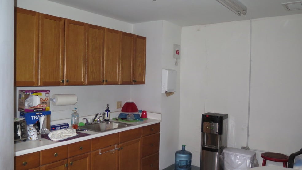 More Photos Of 9565 C Ave, Hesperia Service For Lease