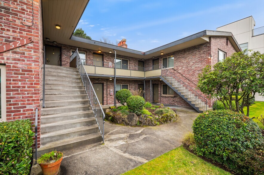 More Photos Of 1521 NW 65th St, Seattle Apartments For Sale