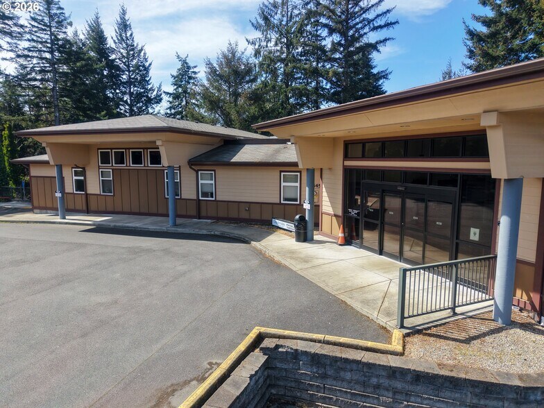 More Photos Of , Coos Bay Office For Sale
