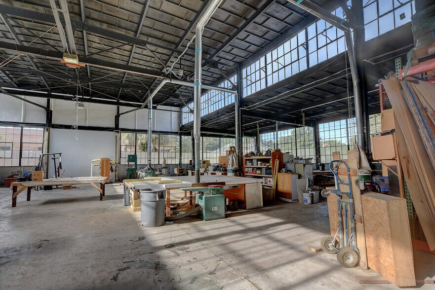 More Photos Of 555 E 3rd St, Jacksonville Warehouse For Lease