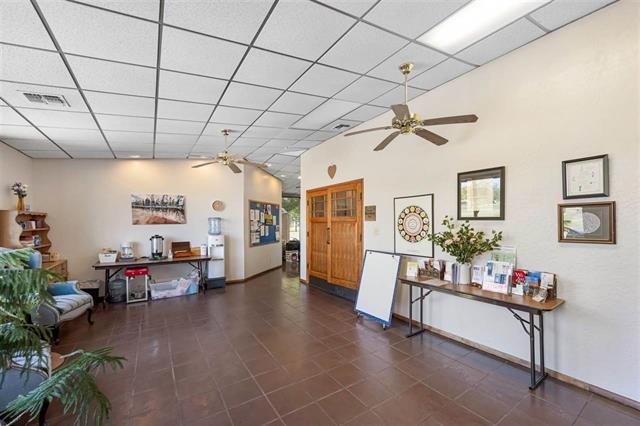 More Photos Of 816 W Gore Blvd, Lawton Office For Sale