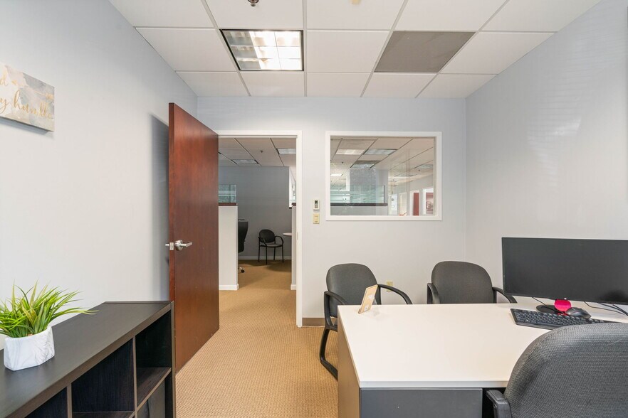 More Photos Of 5350 Shawnee Rd, Alexandria Medical For Sale