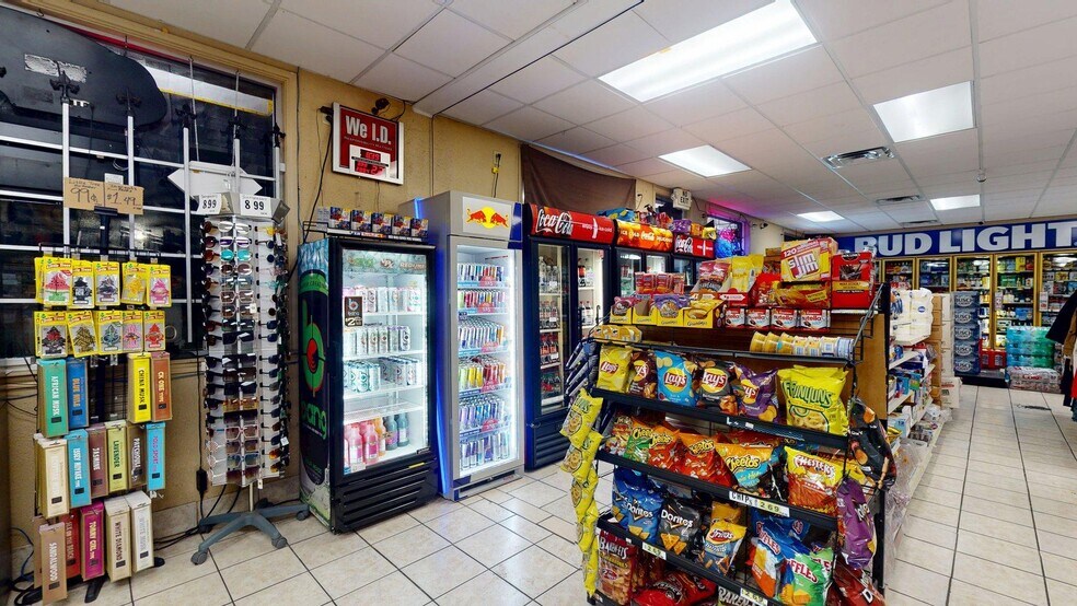 More Photos Of 2410 N State Line Ave, Texarkana Specialty For Sale