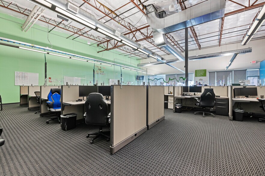 More Photos Of 9300 United Dr, Austin Unknown For Lease