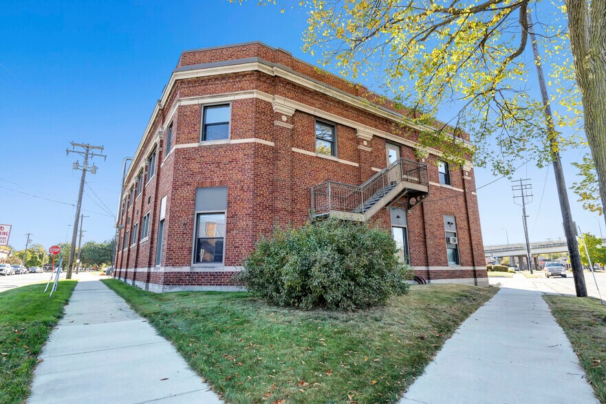 More Photos Of 501 S Washington St, Green Bay Research And Development For Lease
